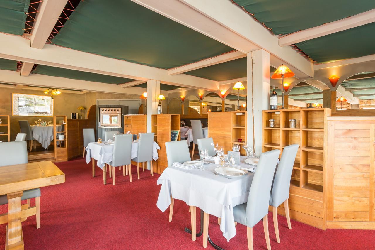 Logis Hotel Restaurant La Tour Dunières Exteriér fotografie