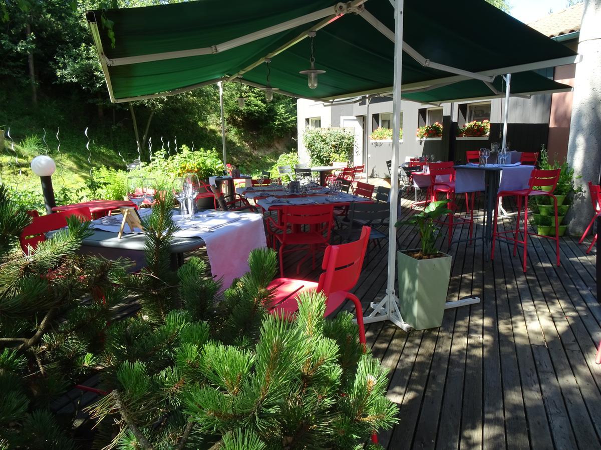 Logis Hotel Restaurant La Tour Dunières Exteriér fotografie